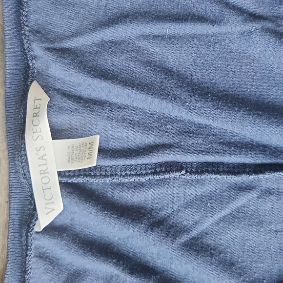 Victoria's Secret V Neck Long Sleeve Blue Tee Shirt Size Medium - Picture 2 of 2